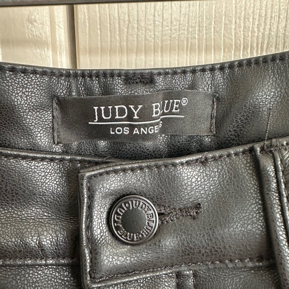 Judy Blue Black Faux Leather Pants Straight Leg 11/30‎ - Picture 3 of 8